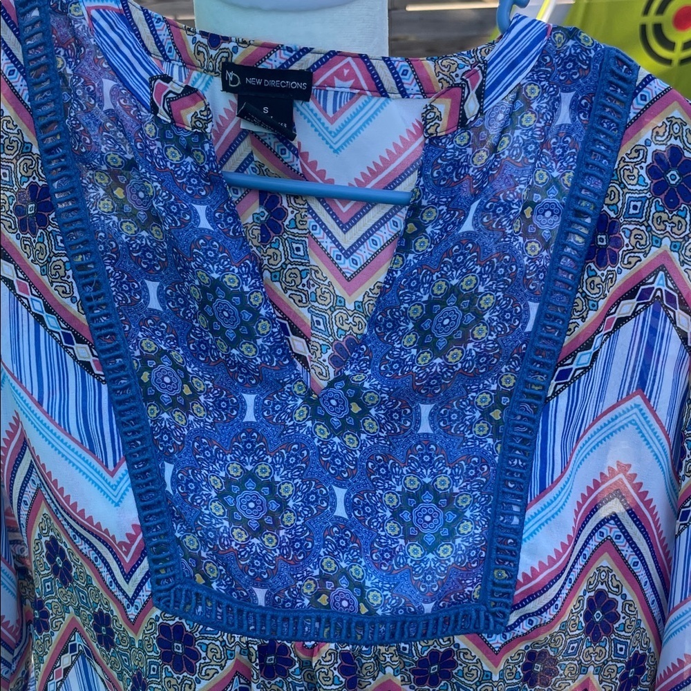 New Directions Multicolor Patterned Top - Picture 3 of 7
